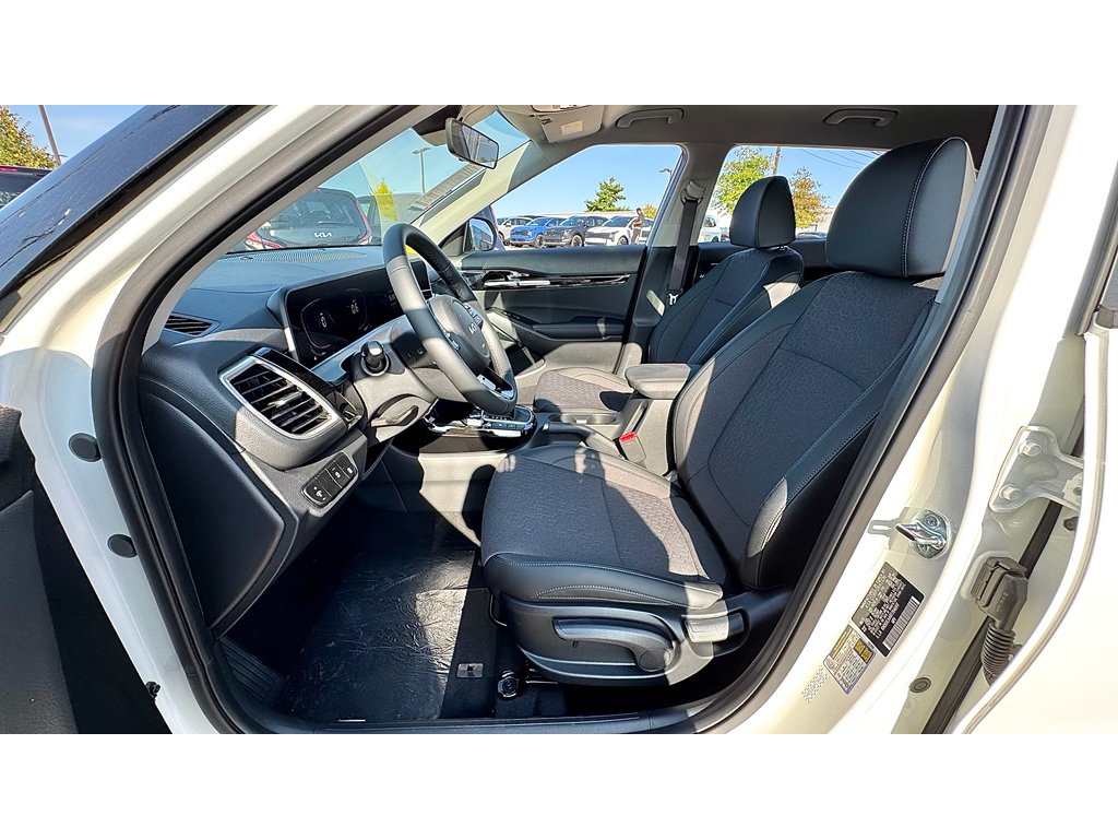 New 2026 Snow White Pearl Kia S image 8