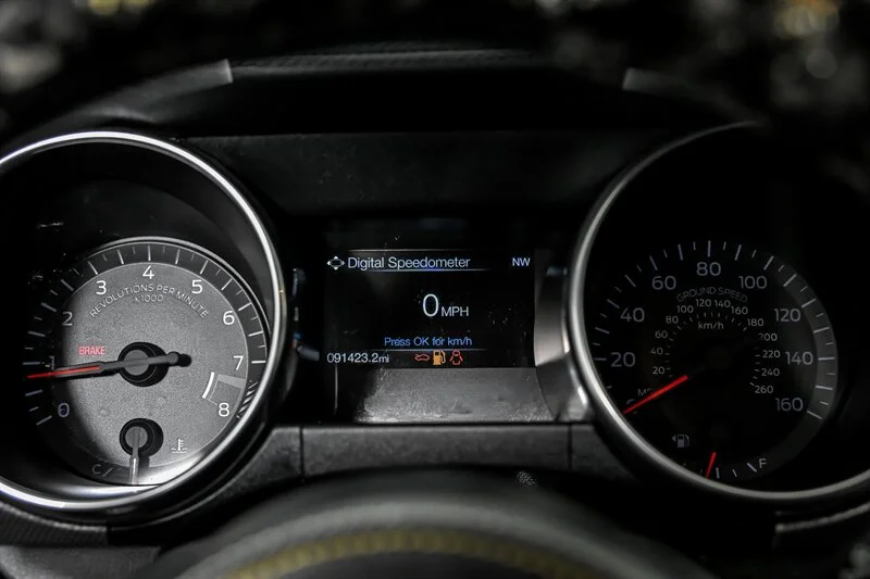 Used 2018 Shadow Black Ford GT Premium image 24