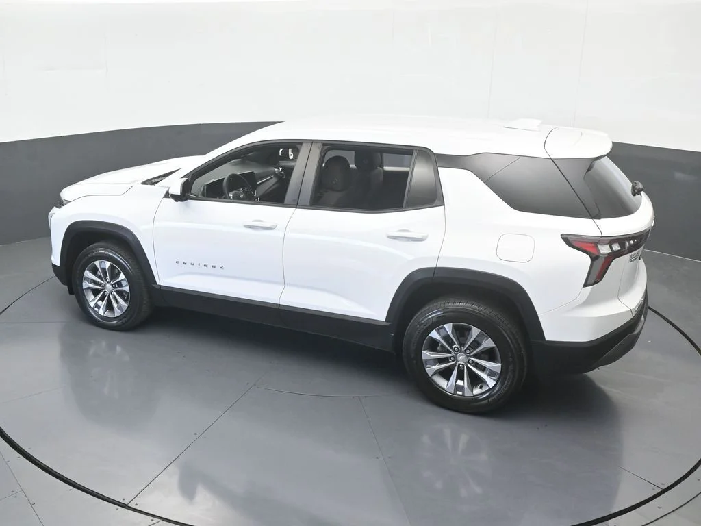 Used 2025 Summit White Chevrolet LT image 52