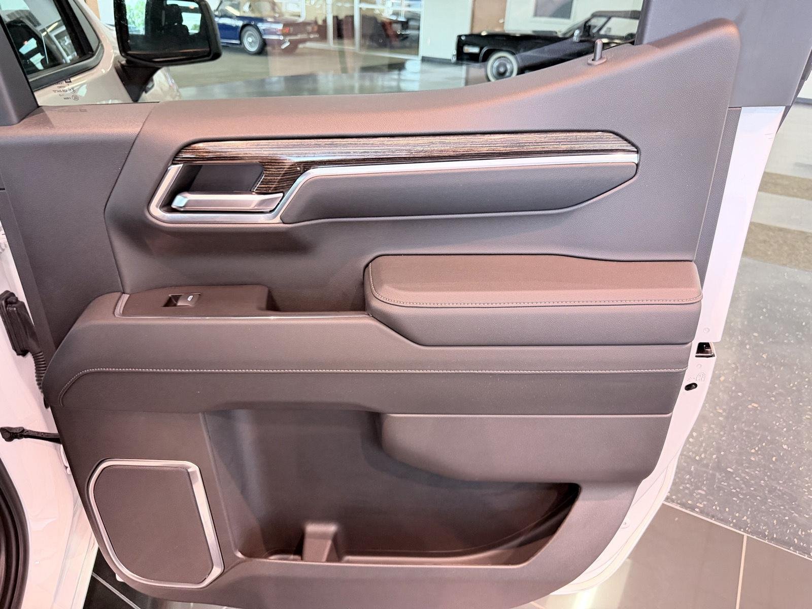 Used 2023 Summit White GMC Elevation image 25