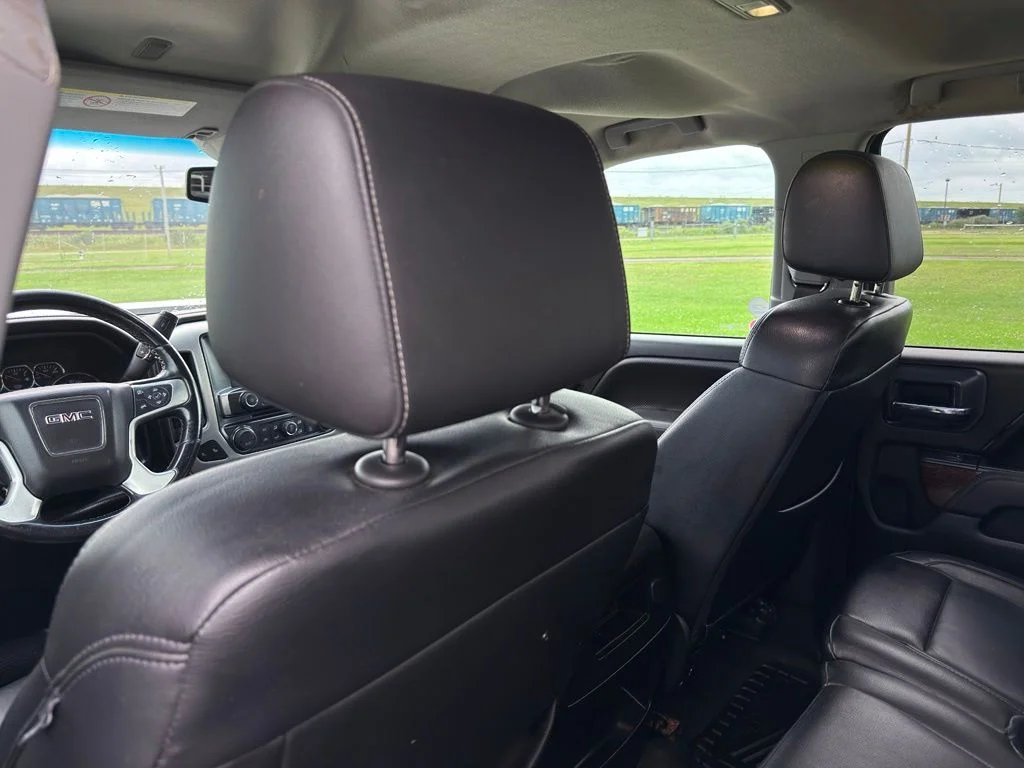 Used 2016 White GMC SLT image 25