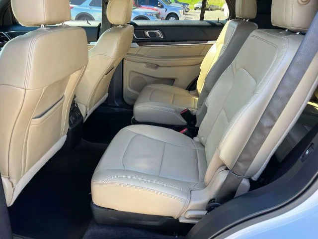 Used 2016 White Ford Limited image 18