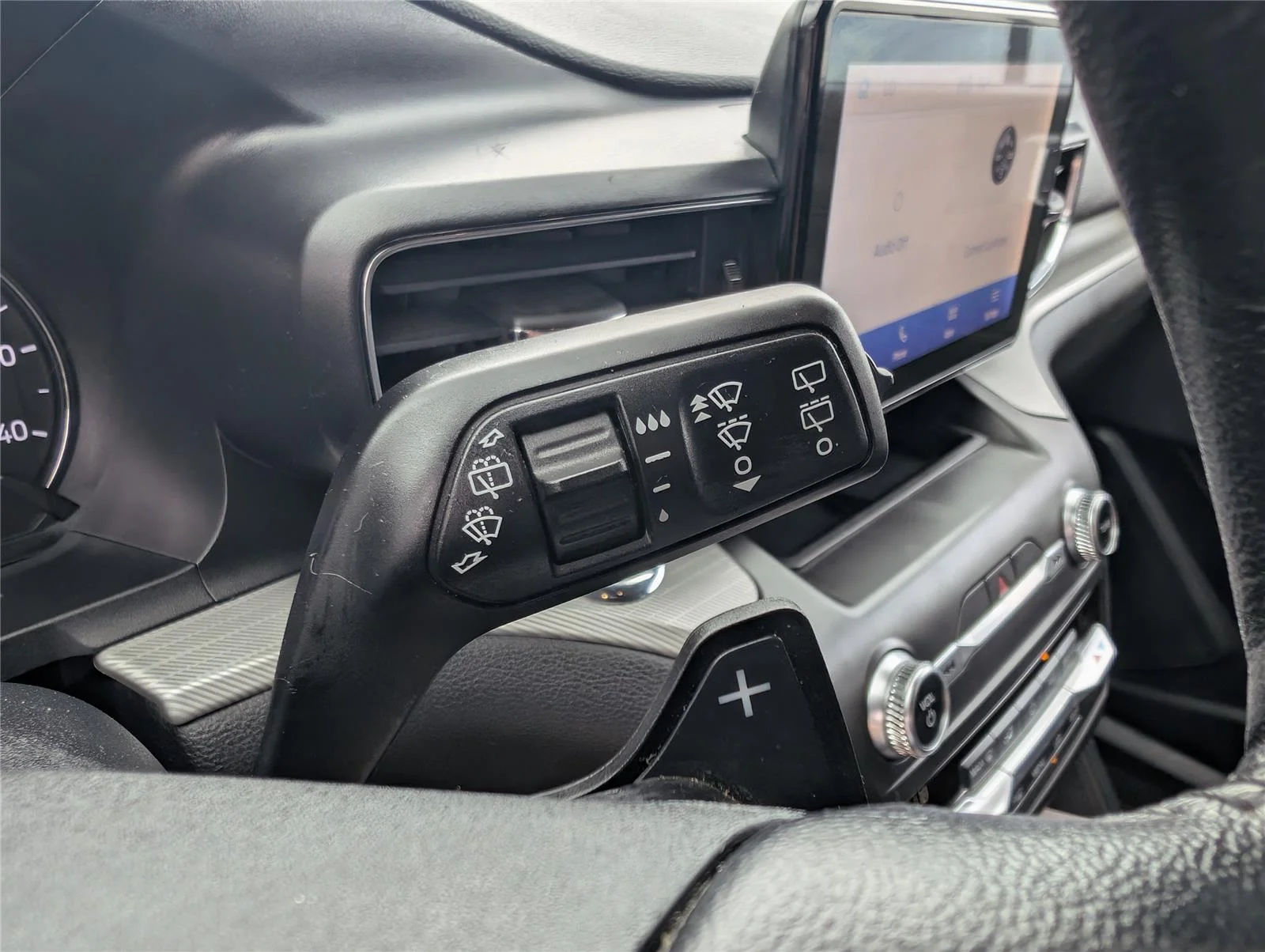 Used 2020 Iconic Silver Ford XLT image 31