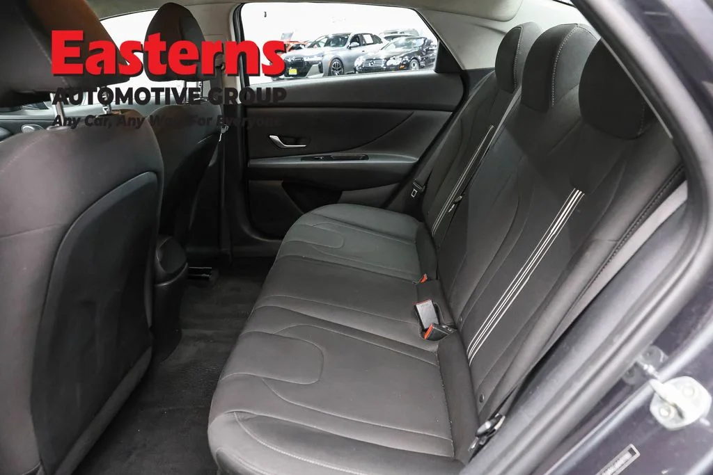 Used 2021 Gray Hyundai SEL image 21