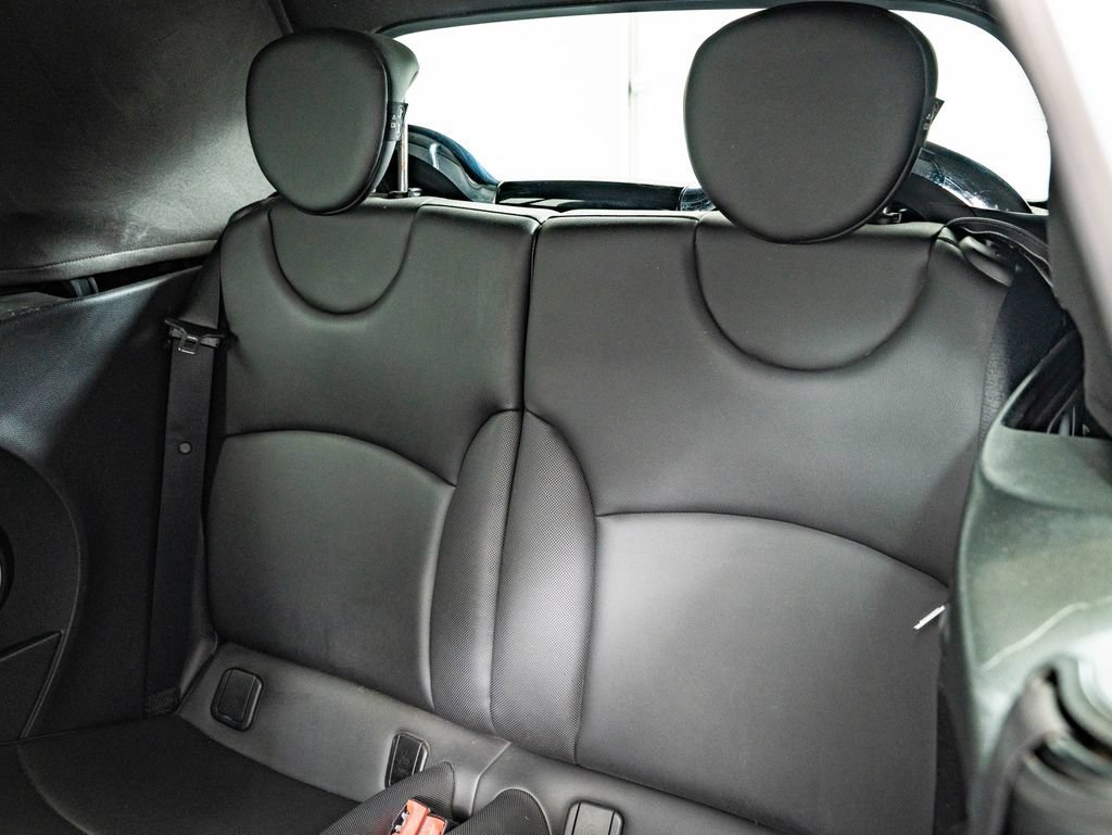 Used 2014 White Silver MINI  image 38