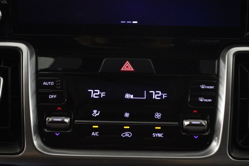 2023 Kia Sorento S - Photo 29