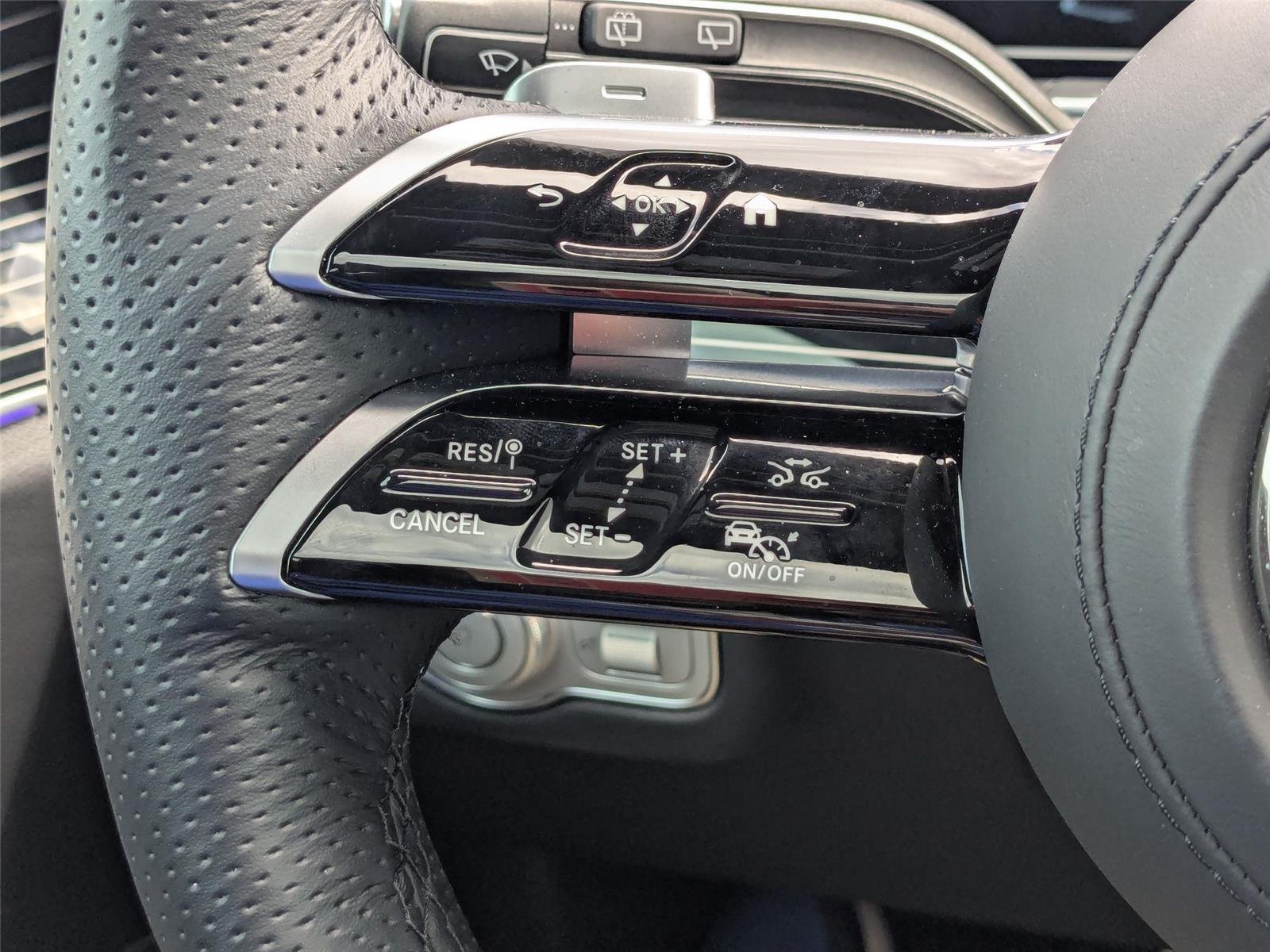 Used 2025 MANUFAKTUR Signature Silicon Grey Mercedes-Benz GLS 450 image 19