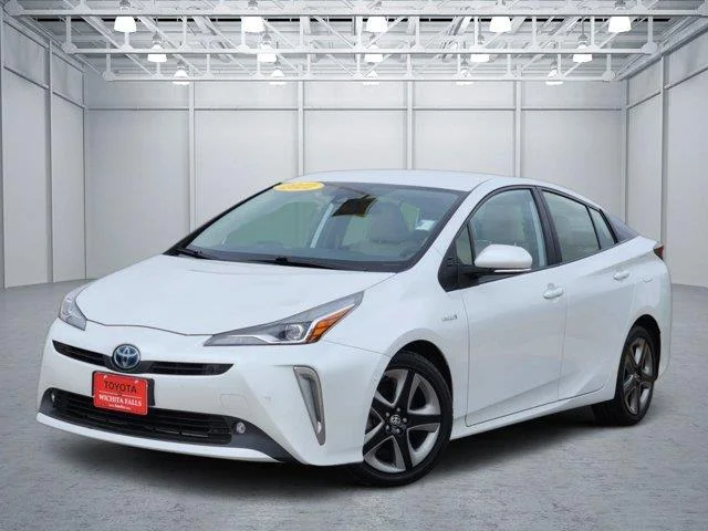 Used 2022 White . Toyota Limited image 1