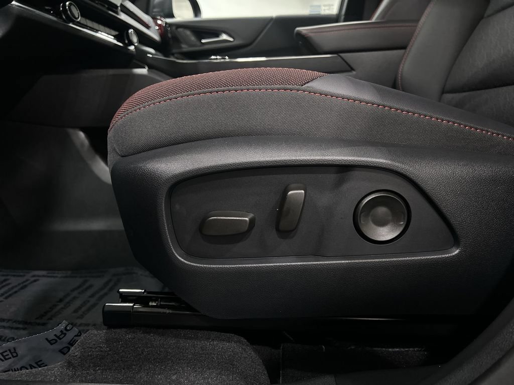 2027 Chevrolet Equinox RS - Photo 14