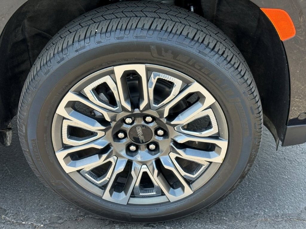 Used 2024 Black GMC Denali Ultimate image 8