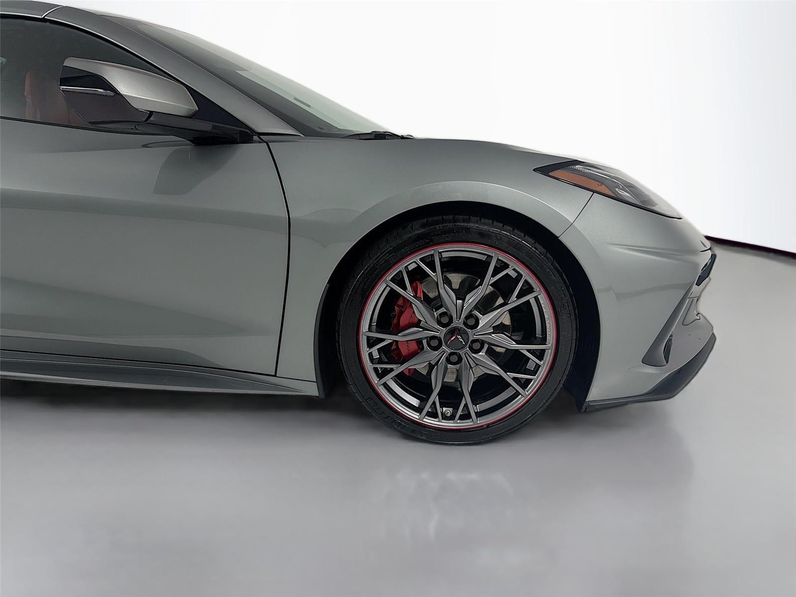 Used 2024 Hypersonic Gray Metallic Chevrolet 2LT image 31
