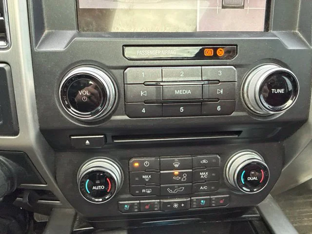 Used 2018 White Ford Platinum image 18