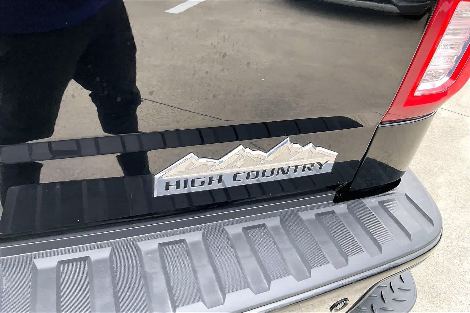 Used 2018 Black Chevrolet High Country image 10