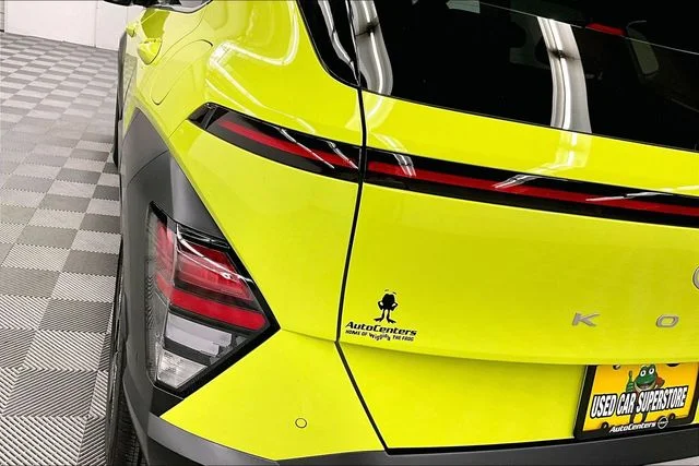 Used 2025 Neoteric Yellow Hyundai Limited image 35