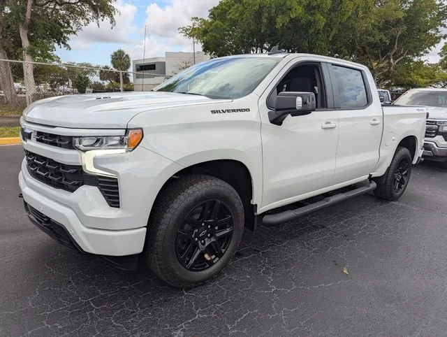 New 2026 Summit White Chevrolet RST image 3