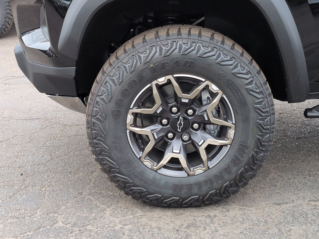 2026 Chevrolet Colorado ZR2 - Photo 34