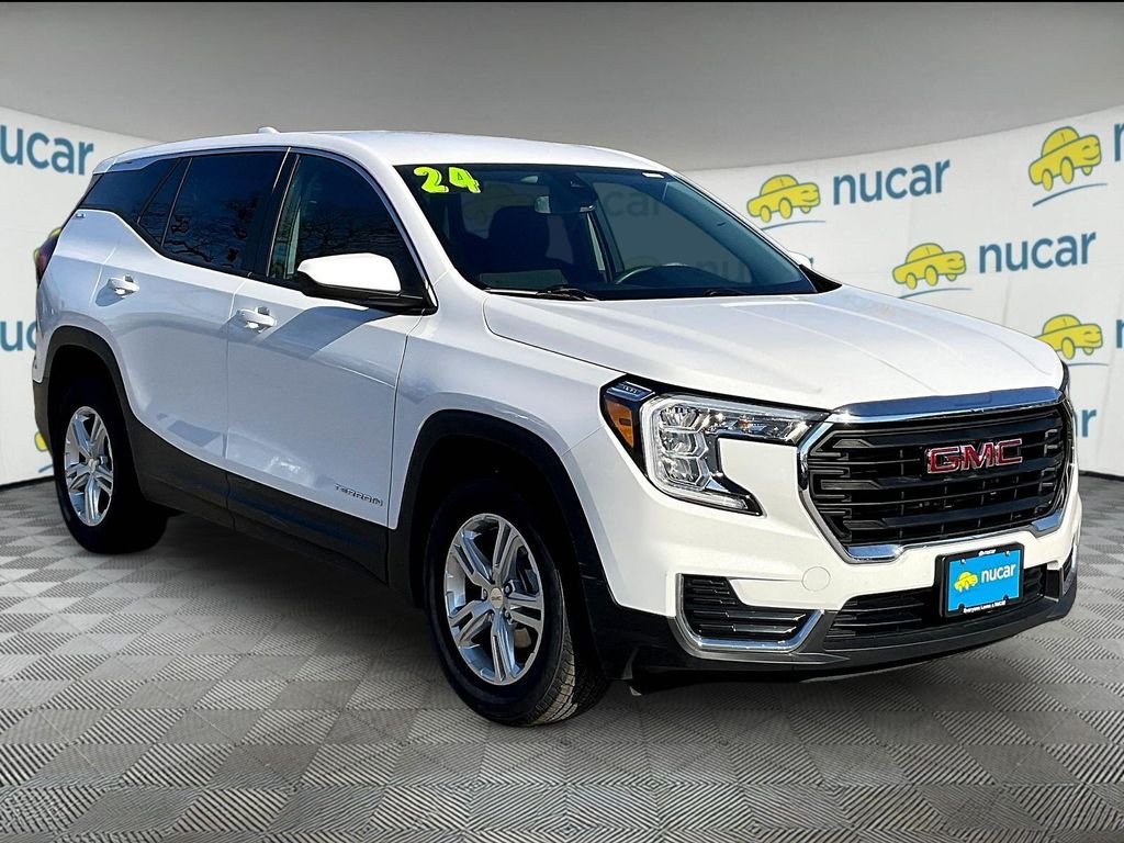 Used 2024 White GMC SLE image 1