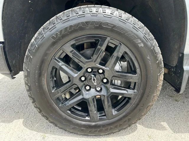 Used 2025 Sterling Gray Metallic Chevrolet Custom Trail Boss image 31