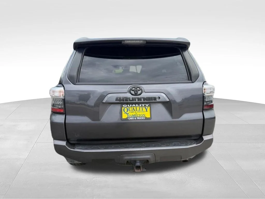Used 2021 Gray Toyota SR5 image 4