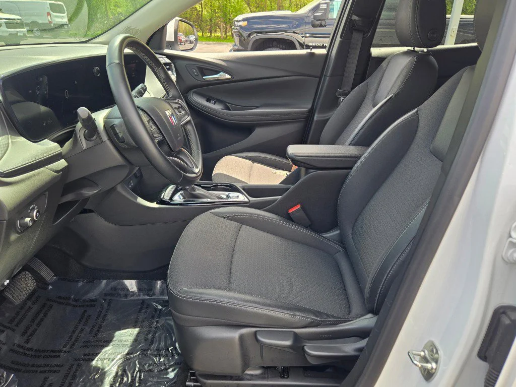 Used 2025 Summit White Buick Preferred image 21