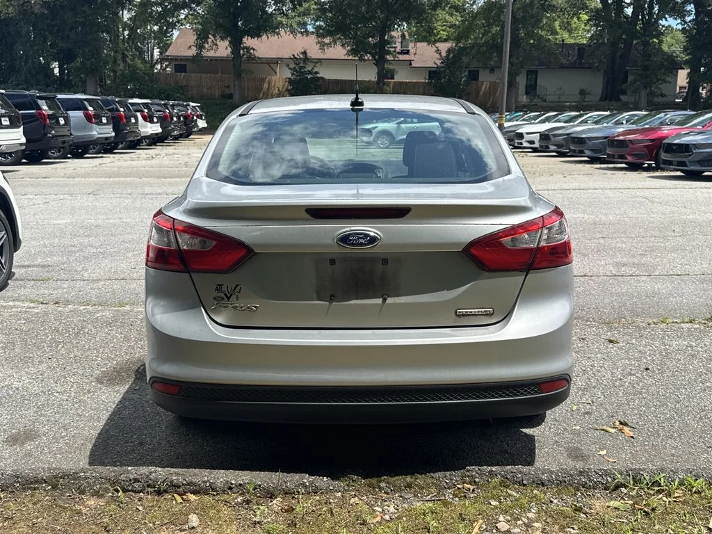 Used 2013 Silver Ford S image 4