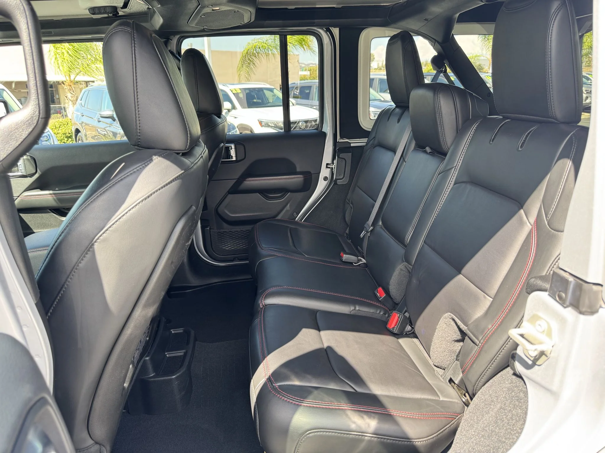 Used 2024 Silver Zynith Clearcoat Jeep Rubicon X image 34