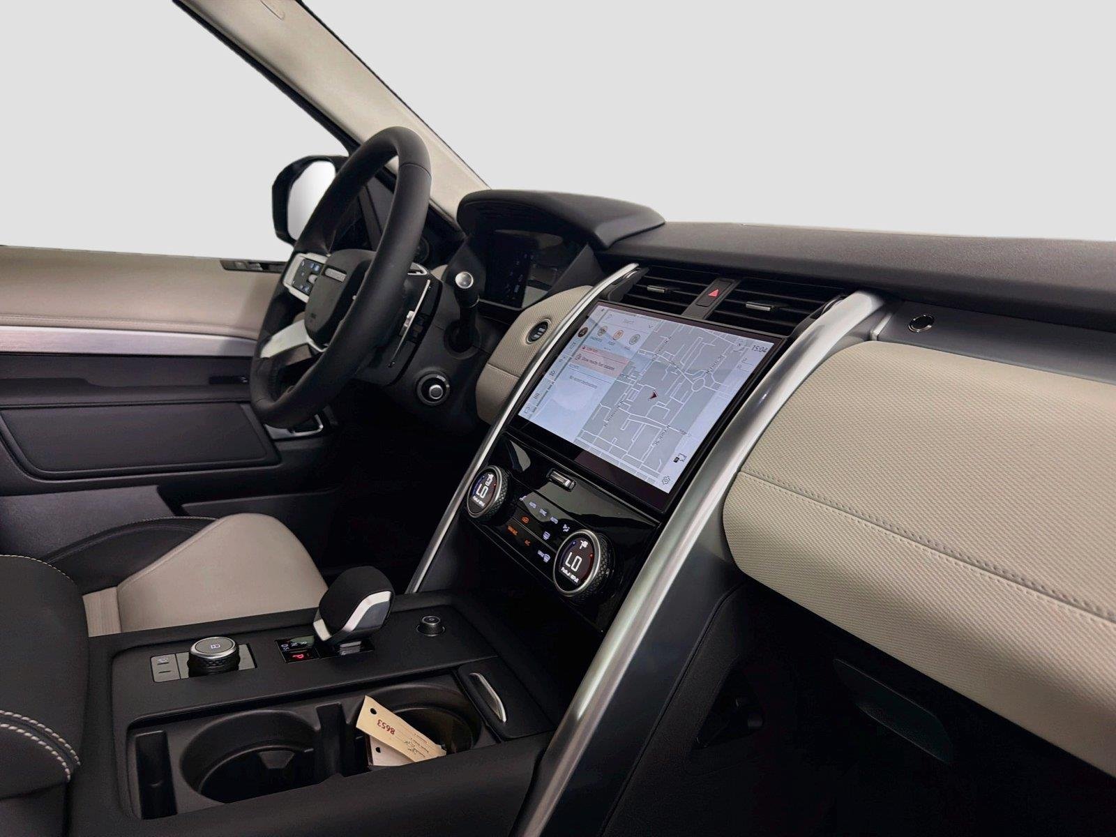 New 2026 Santorini Black Land Rover Dynamic SE image 30