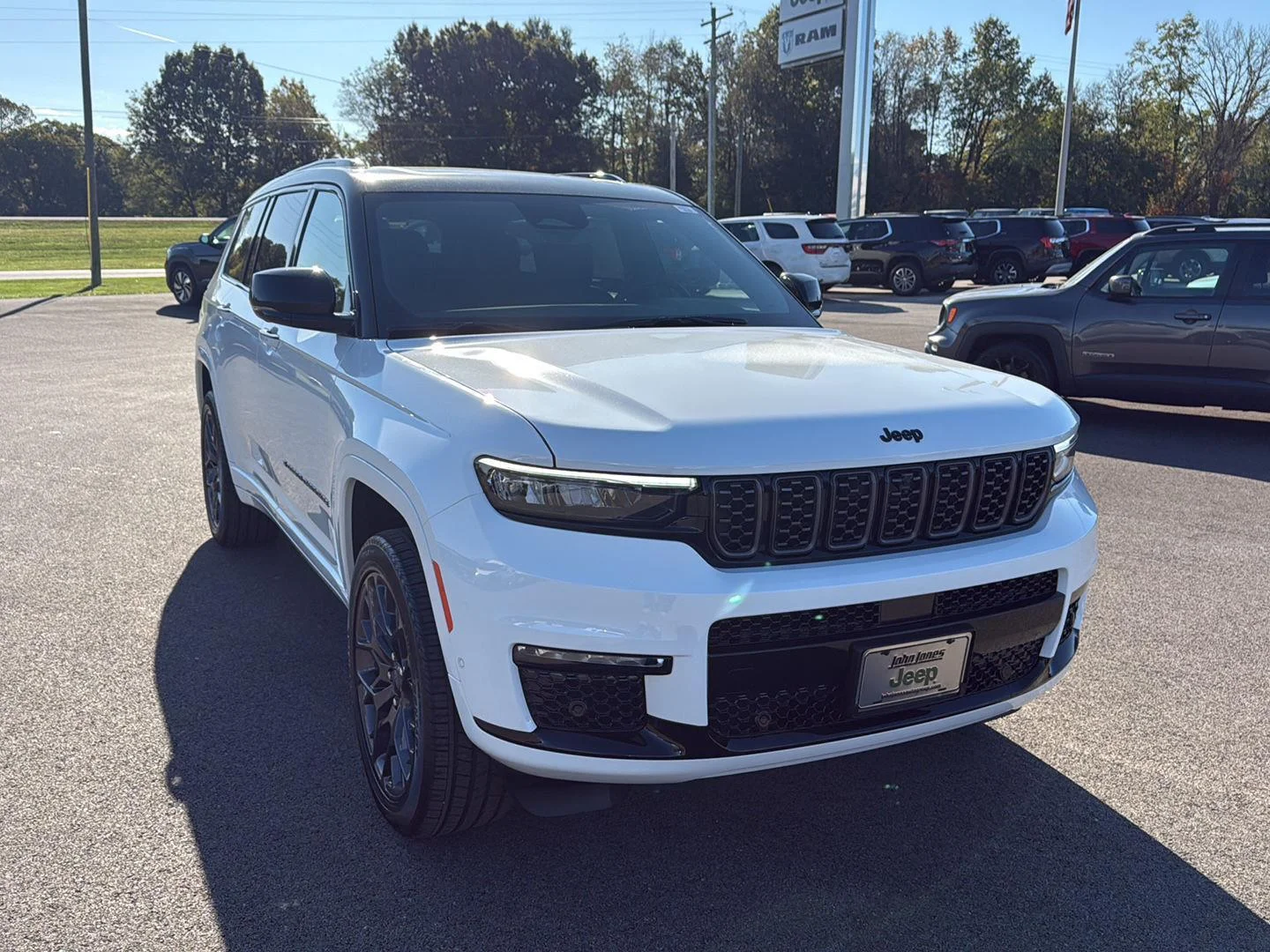 New 2025 Bright White Clearcoat Jeep Summit image 2