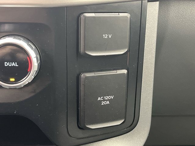 Used 2023 Oxford White Ford XLT image 22