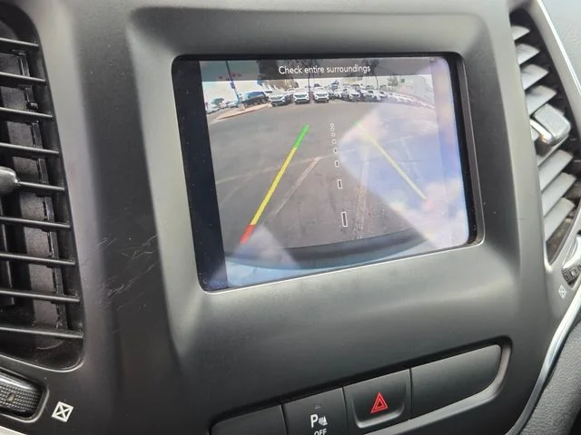 Used 2019 Silver Jeep Latitude Plus image 22