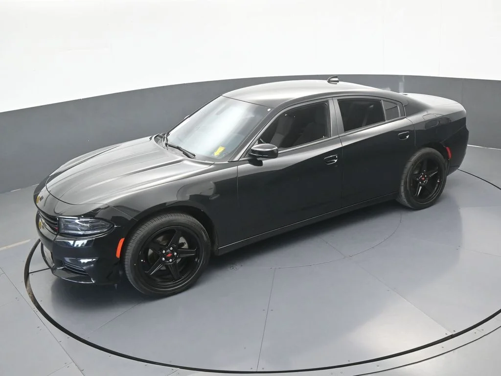 Used 2023 Pitch Black Clearcoat Dodge SXT image 40