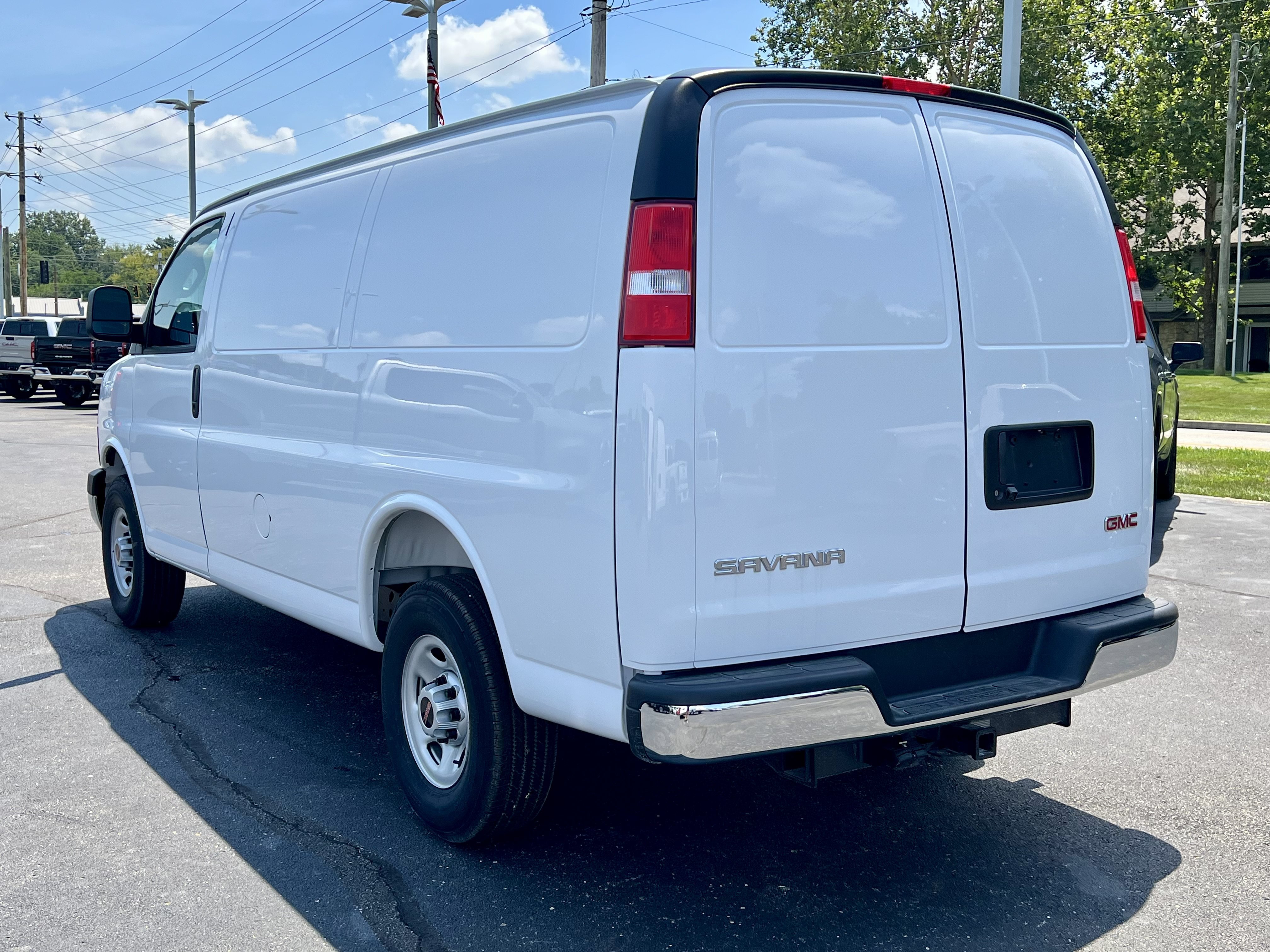 New 2026 Summit White GMC Work Van image 5