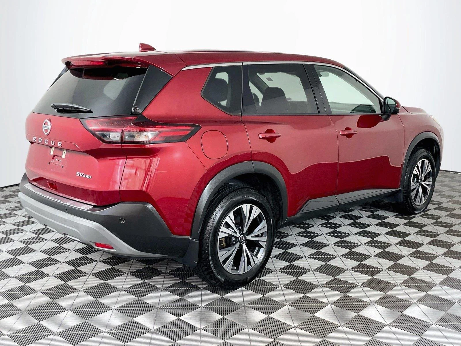 Used 2021 Scarlet Ember Tintcoat Nissan SV image 9