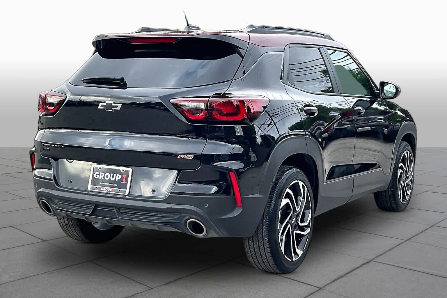 Used 2025 Mosaic Black Metallic Chevrolet RS image 13