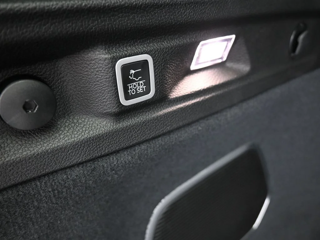 Used 2024 Baltic Gray Metallic Clearcoat Jeep Overland image 46