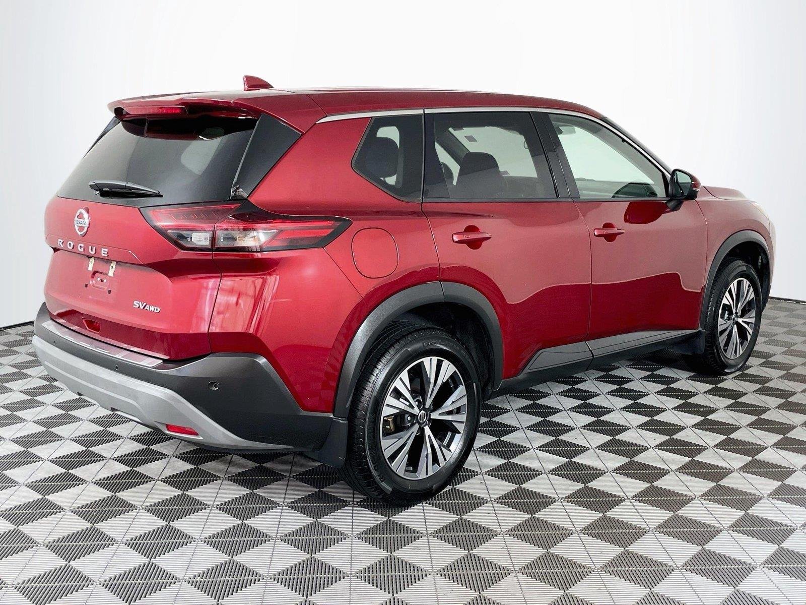 Used 2021 Scarlet Ember Tintcoat Nissan SV image 9