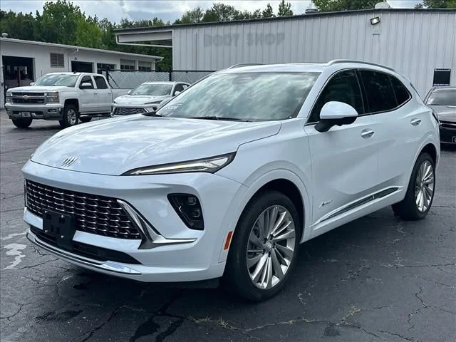 Used 2026 White Buick Avenir image 5