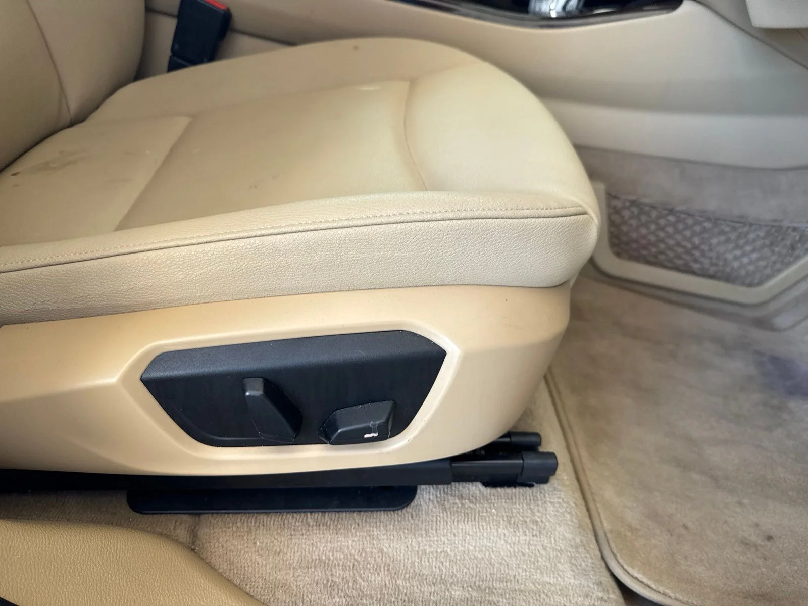 Used 2016 White BMW sDrive28i image 21