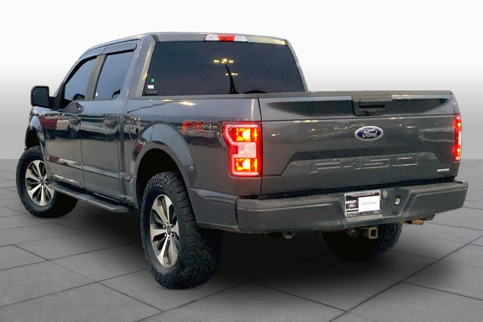Used 2020 Magnetic Metallic Ford XL image 11