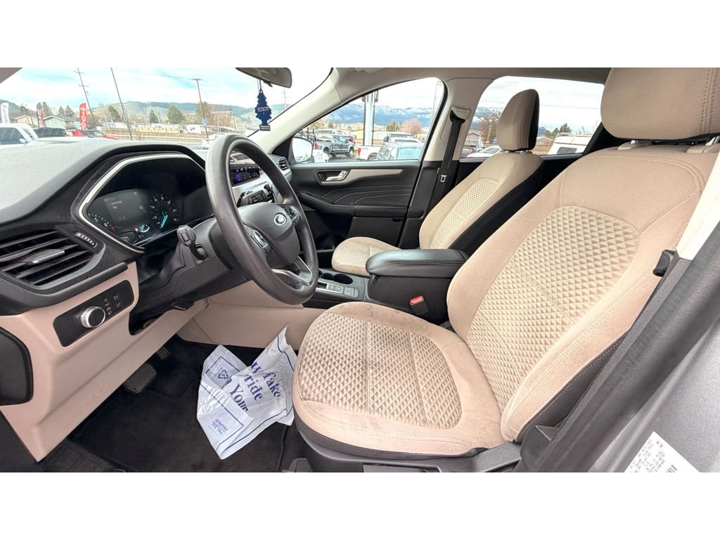 Used 2021 Silver Ford SE image 18