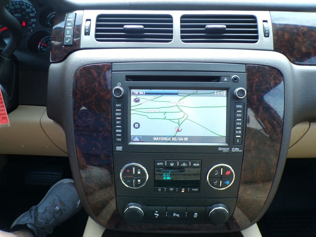 Used 2013 White Diamond Clearcoat GMC Denali image 18