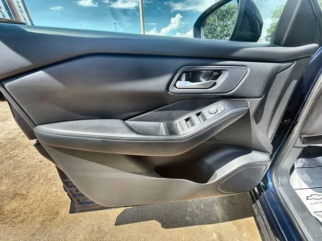 2025 Nissan Rogue SV - Photo 21