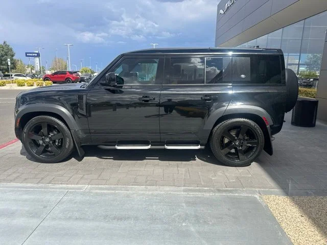 Used 2023 Black Land Rover V8 image 8