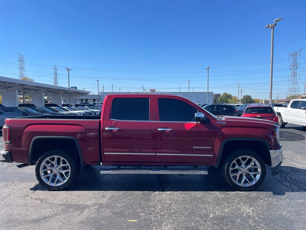 Used 2018 Red GMC SLT image 7