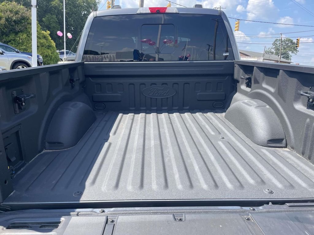 Used 2022 Gray Ford Lariat image 10