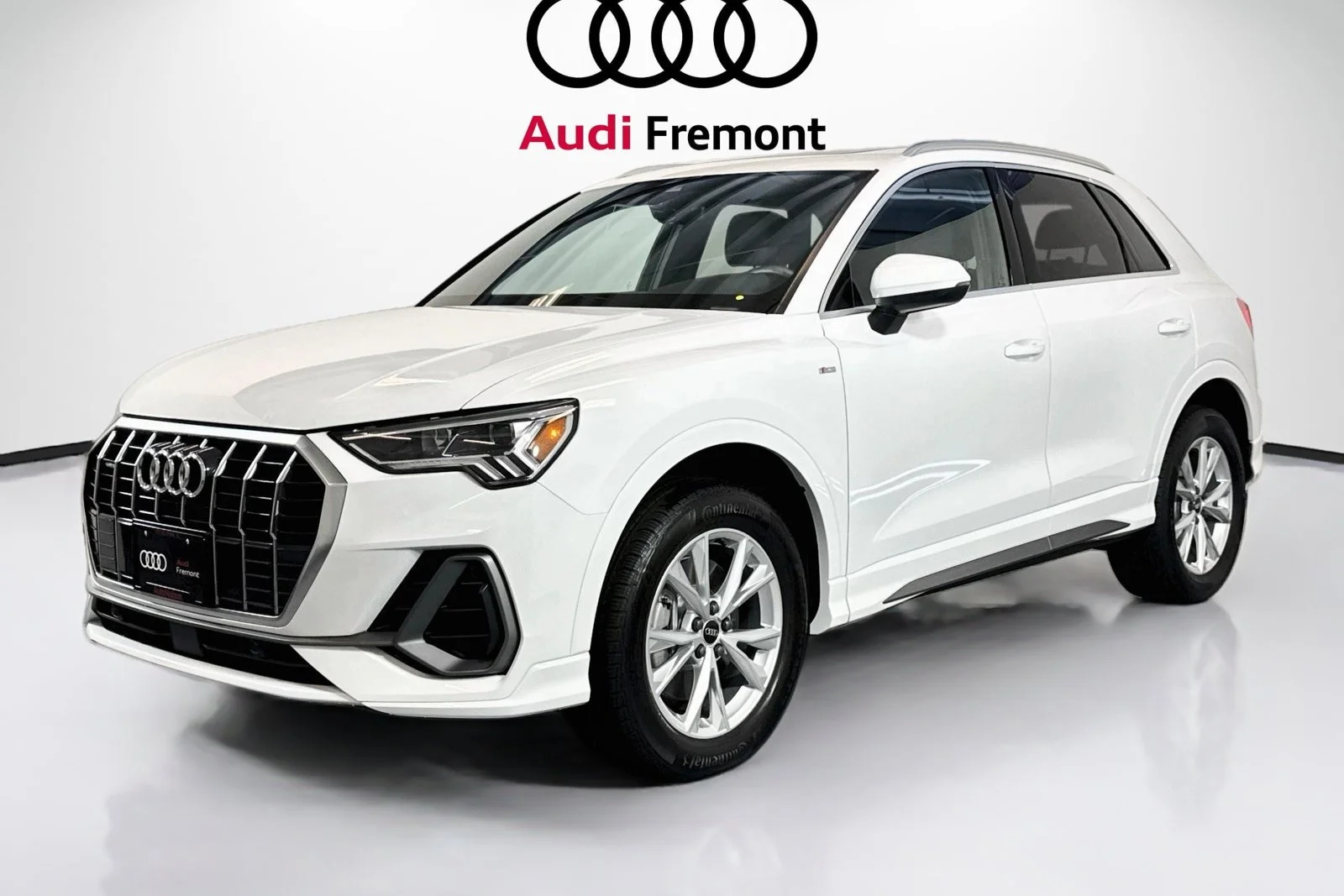 Used 2025 Arkona White Audi S line Premium image 3
