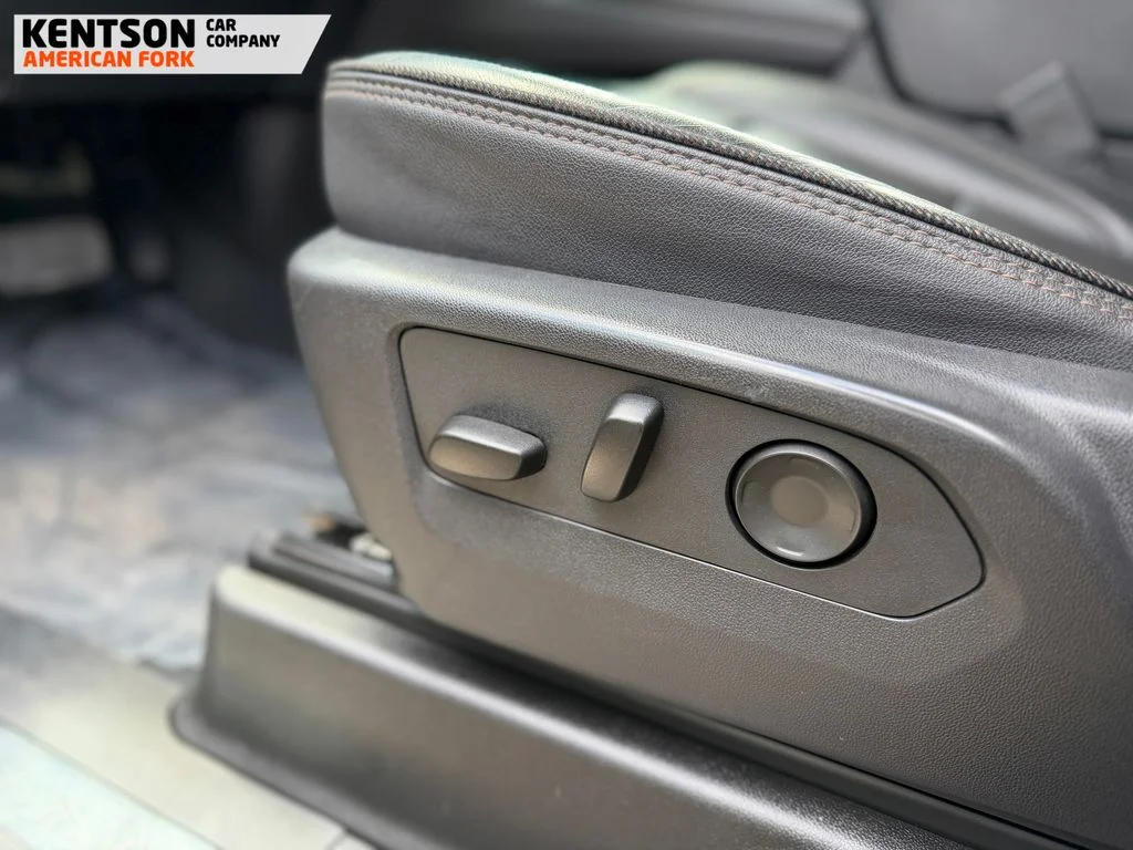 2025 Chevrolet Suburban High Country - Photo 30