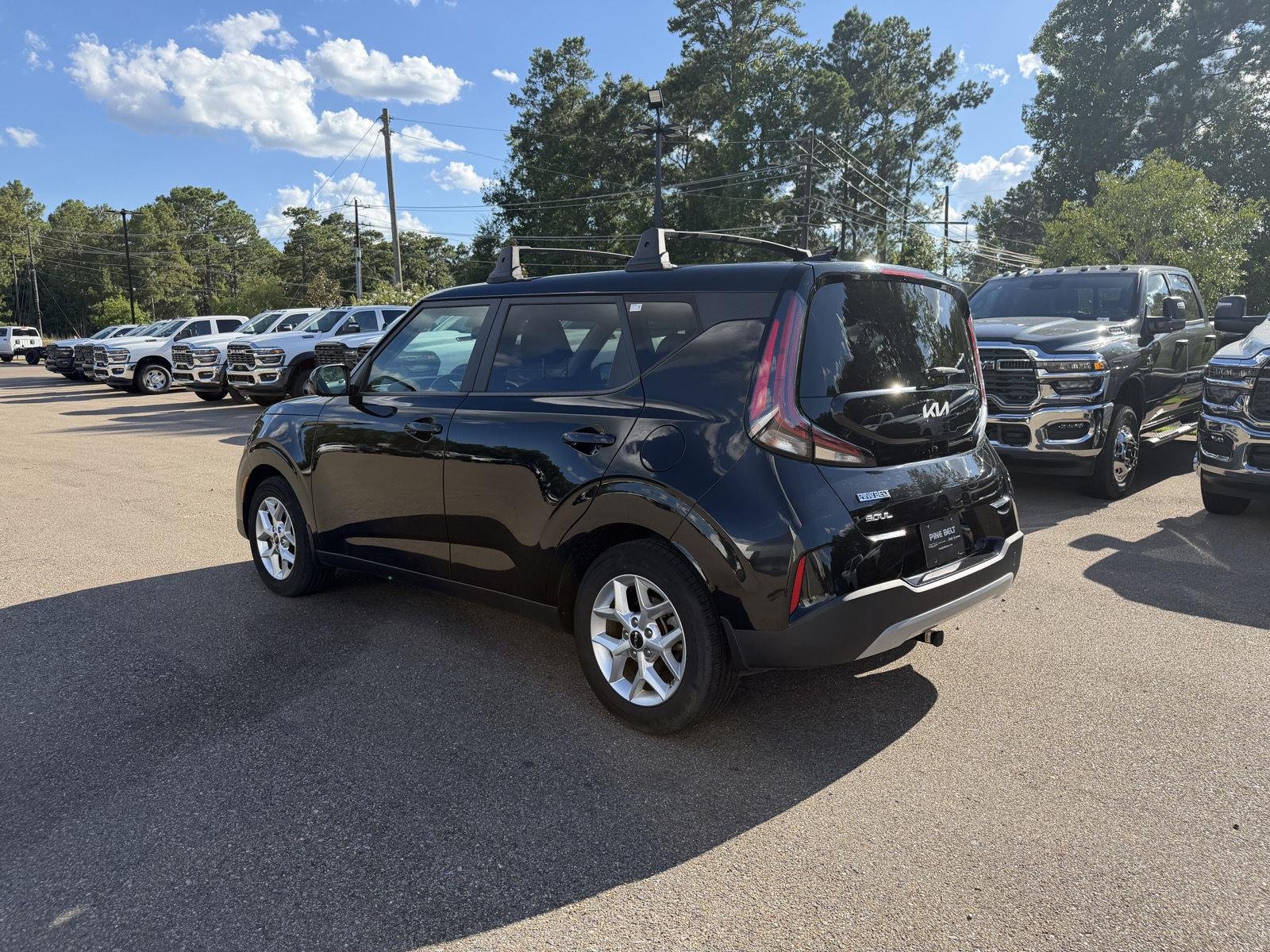 Used 2023 Fusion Black Kia LX image 4