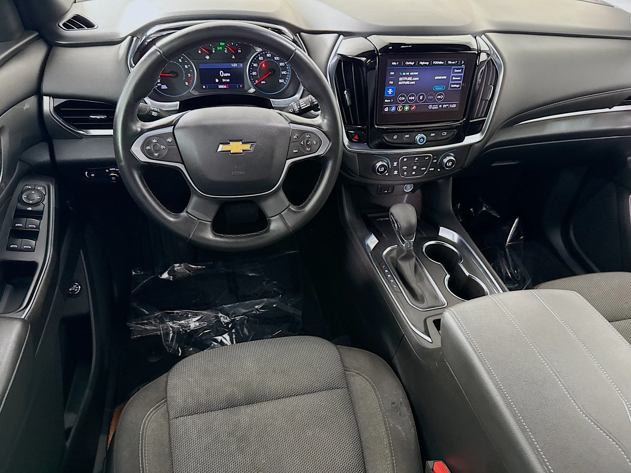 Used 2023 Sterling Gray Metallic Chevrolet LT Cloth image 13