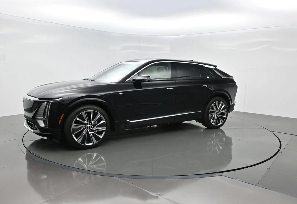 Used 2026 Cadillac LYRIQ Signature Luxury with VIN 1GYKPTRL3TZ305215 for sale in Naperville, IL